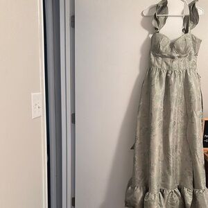 Elegant Green Floral Dress V. Chapman!